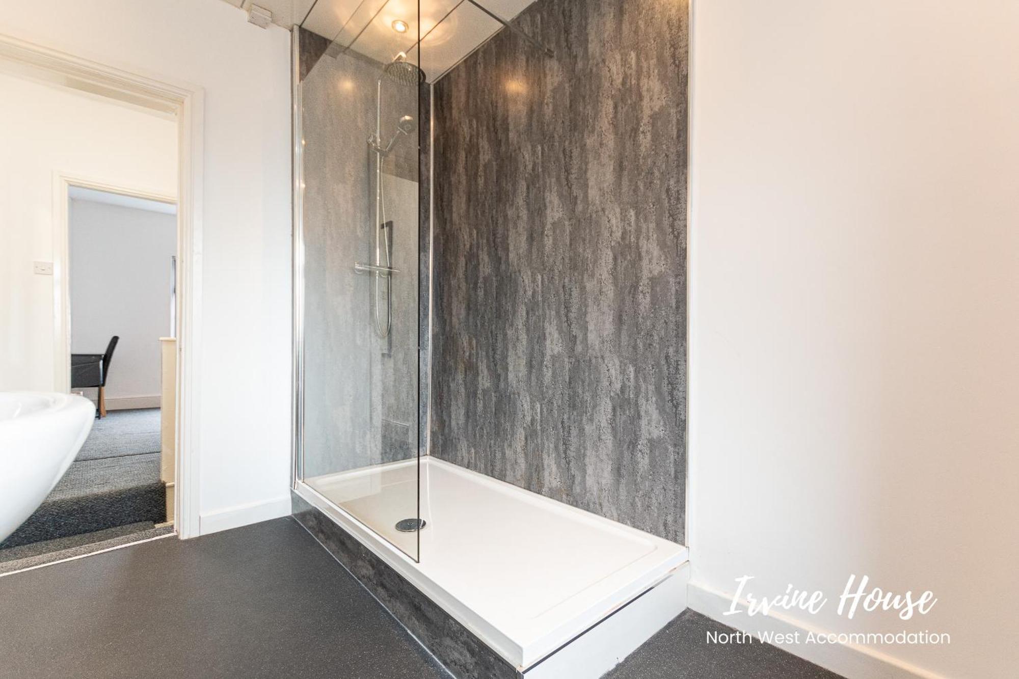Irvine Contractor Accommodation Лей Экстерьер фото